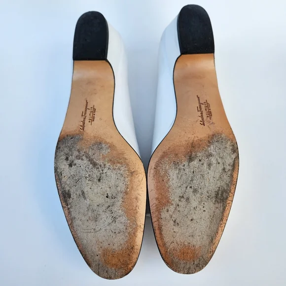 Salvatore Ferragamo Vintage '00 Vara White Leather Flats With Bow - Picture 14 of 15